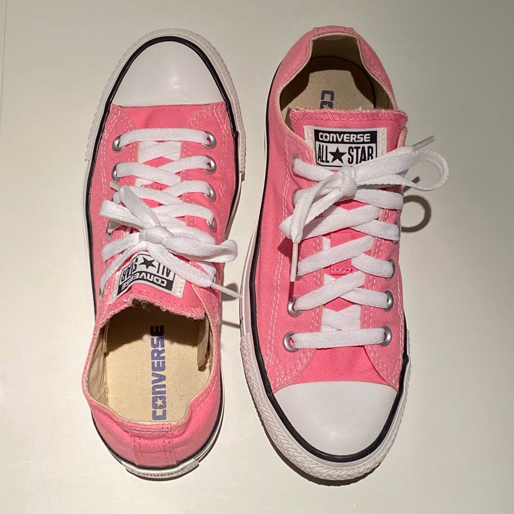 Converse Chuck Taylor All Star Low Top Sneaker (Unisex) 7W/5M - Bright Pink